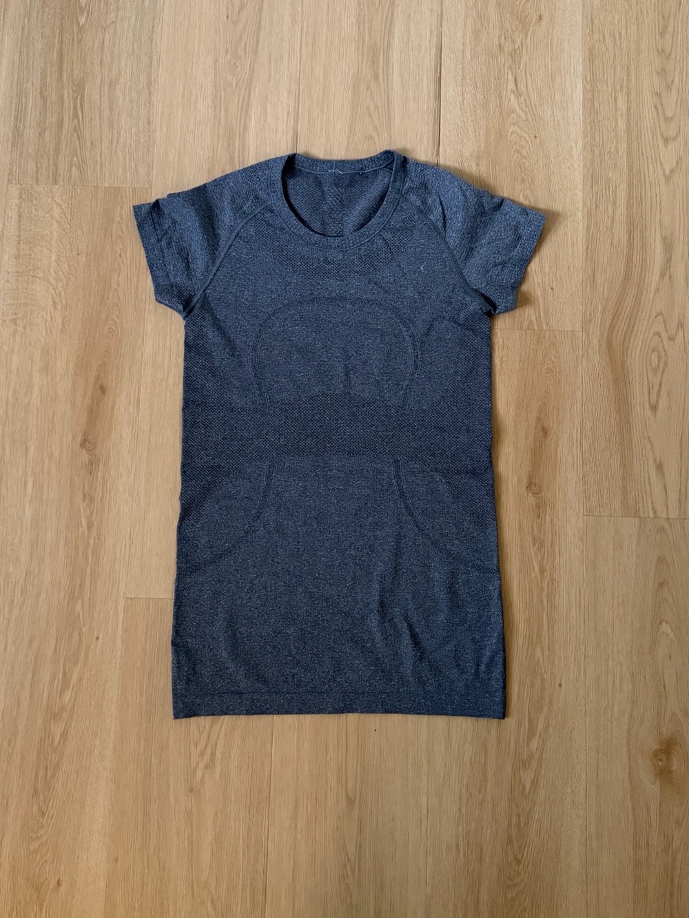Lululemon Women’s Short Sleeve Seamless Heathered Grey Top